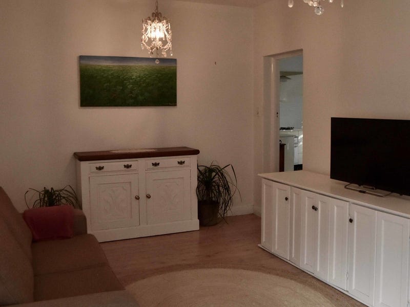 Bright spacious renovated 2 bedroom plus study apartment