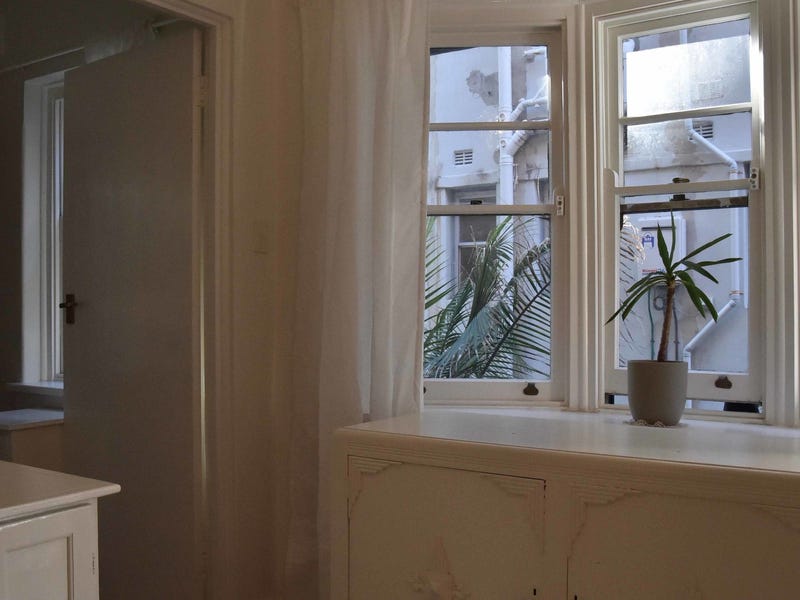Bright spacious renovated 2 bedroom 2