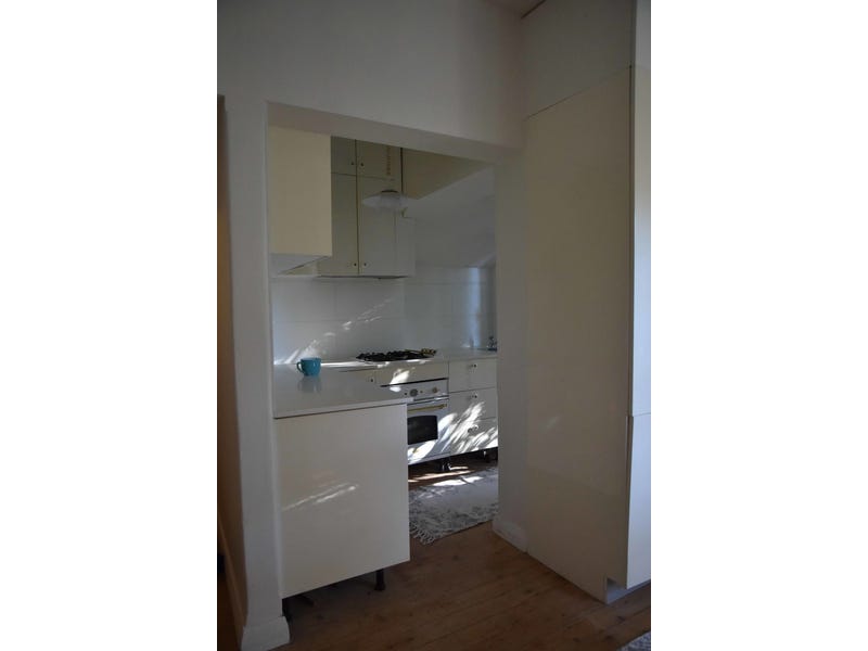 Bright spacious renovated 2 bedroom 4