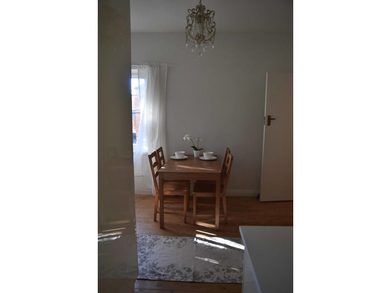 Bright spacious renovated 2 bedroom 5