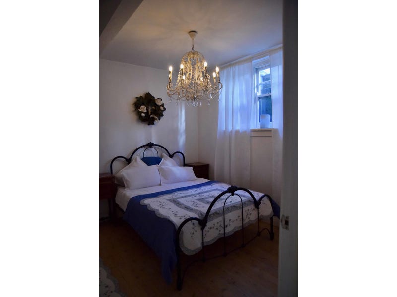 Bright spacious renovated 2 bedroom 6