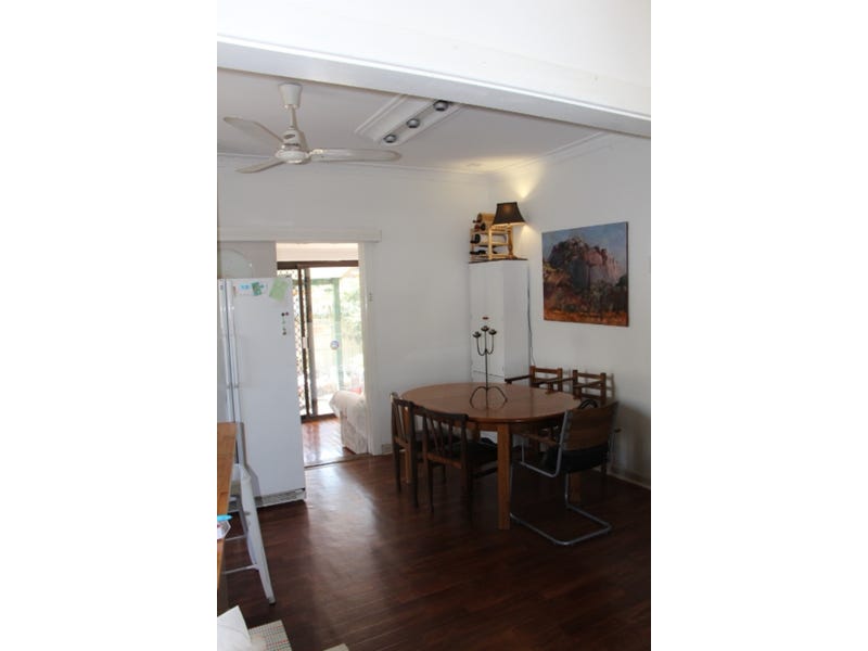 Charming Cottage 6