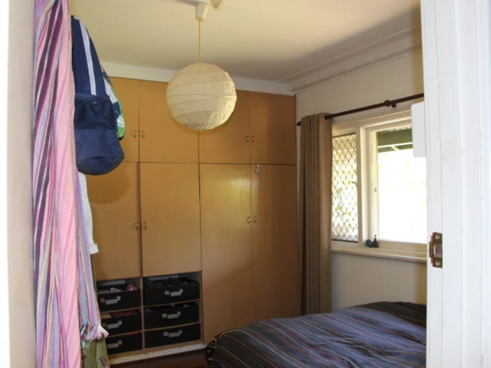Charming Cottage 9