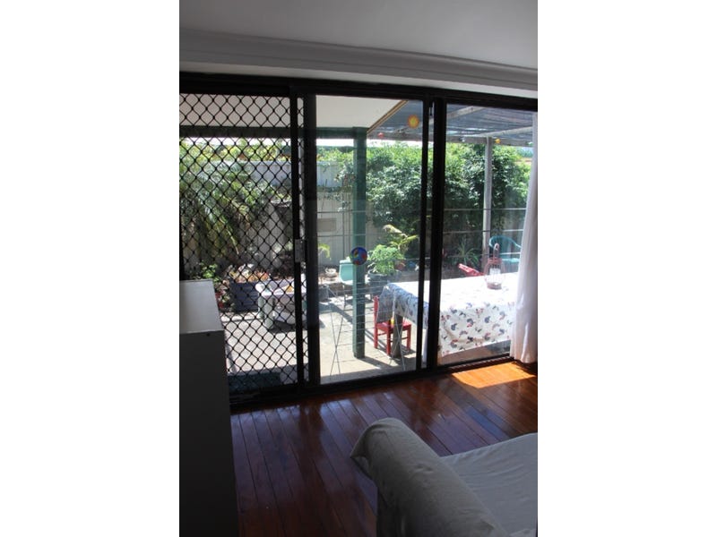 Charming Cottage 12