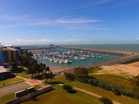 Luxurious Beachfront Apartment! Fully Furnished 2