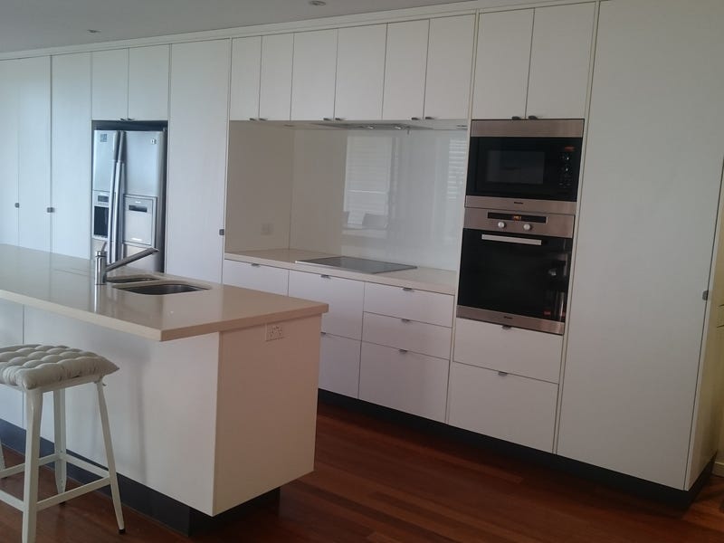 Luxurious Beachfront Apartment! Fully Furnished 3