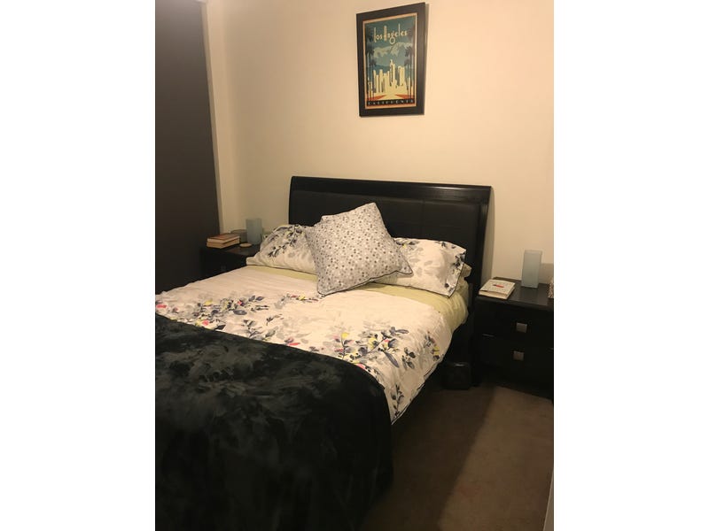 1 bed with oversized study 11