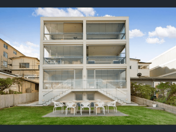 Absolute ocean front 1 bedroom 2