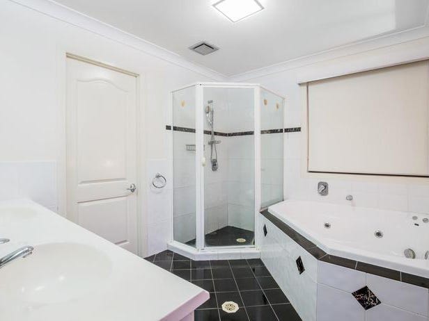 Grand home for rent in 9