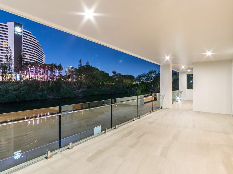 BRAND NEW 6 BEDROOM MODERN 2