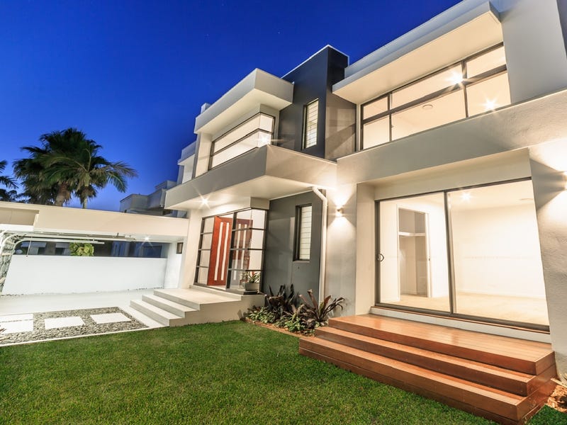 BRAND NEW 6 BEDROOM MODERN 4