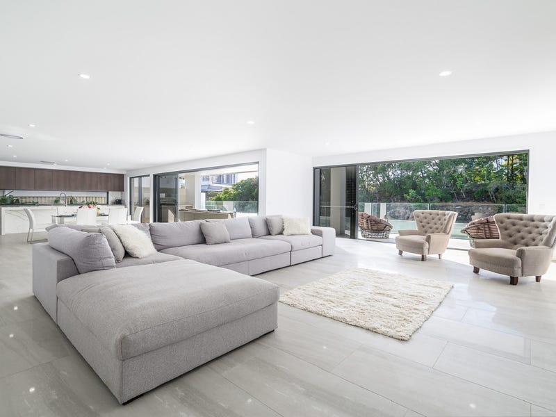 BRAND NEW 6 BEDROOM MODERN 5