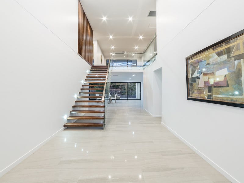 BRAND NEW 6 BEDROOM MODERN 9
