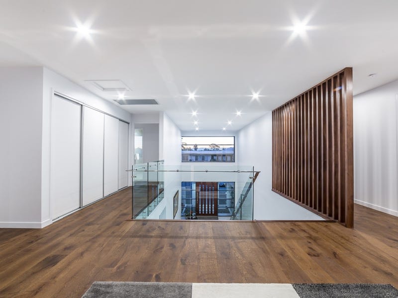BRAND NEW 6 BEDROOM MODERN 10