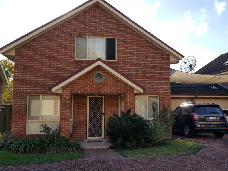 Family Townhouse For Rent – Under Application