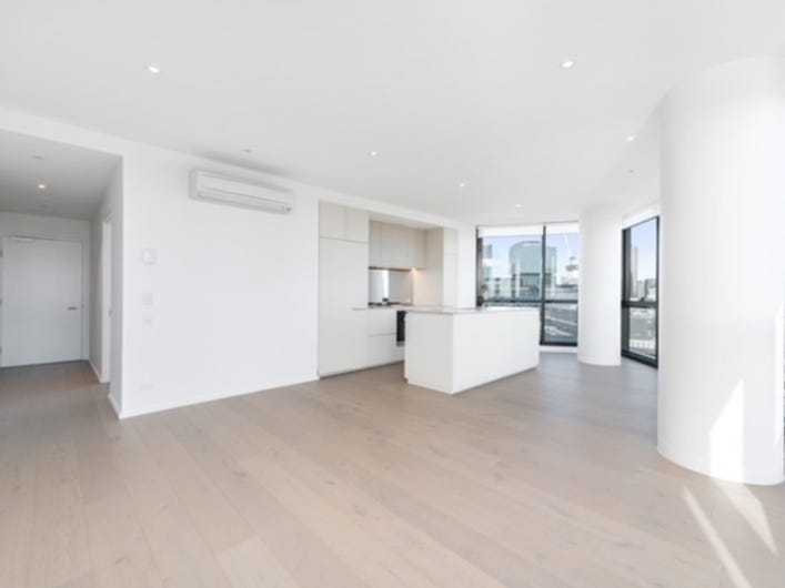 Luxury Water View Living with 4