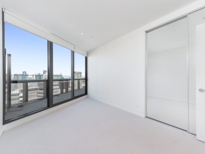 Luxury Water View Living with 7