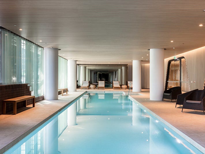 Luxury Water View Living with 8