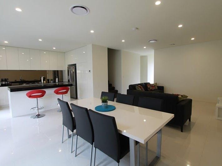 Ultra Modern 4 Bedroom Home 3