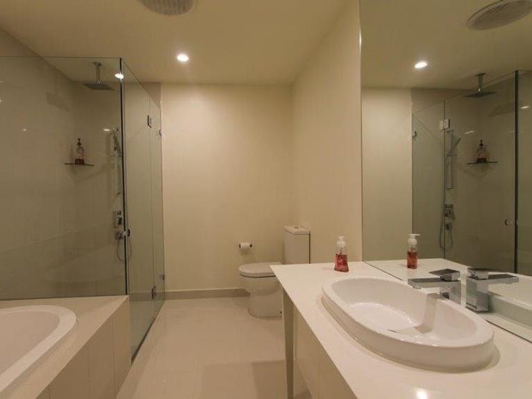 Ultra Modern 4 Bedroom Home 4