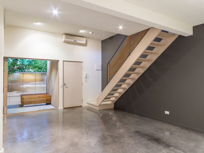 TRENDY WAREHOUSE STYLE LIVING 14