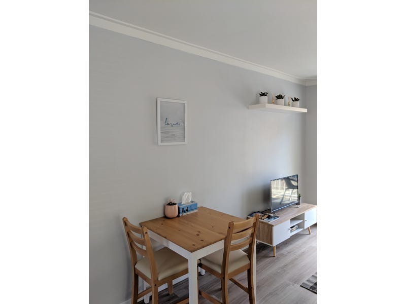 Cafe lifestyle in a renovated 6