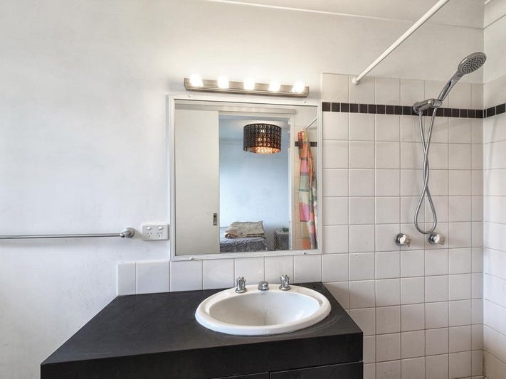 1 Bedroom Unfurnished – lovely 8