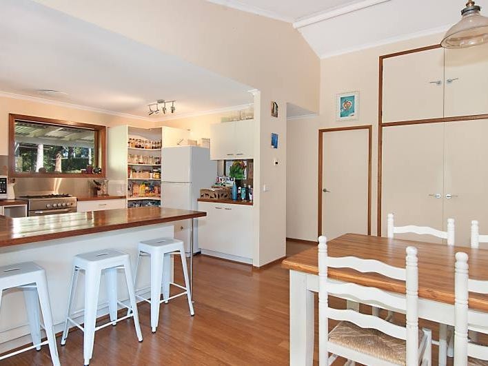 Rural Bangalow Family Home