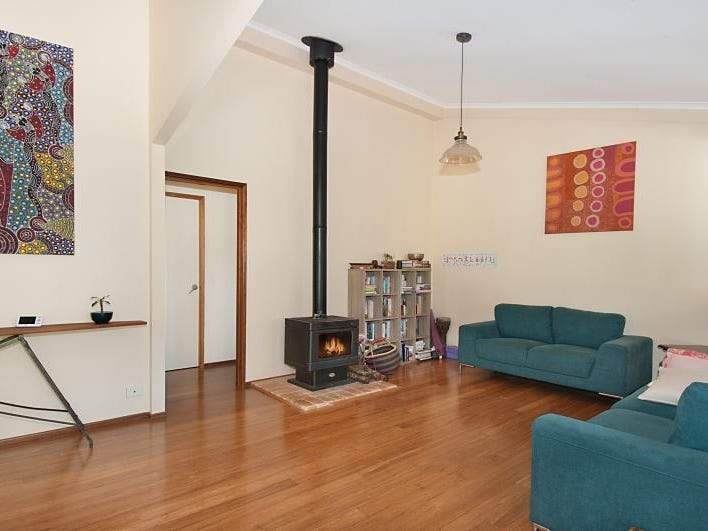 Rural Bangalow Family Home 2