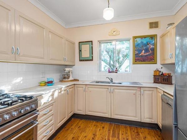 3 bedroom, ocean views, large 7