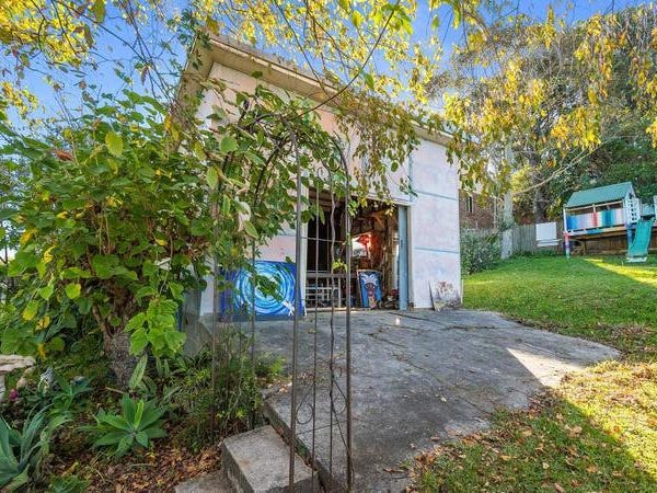 3 bedroom, ocean views, large 8