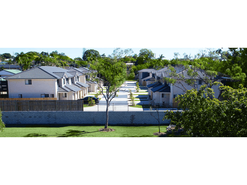 Gorgeous Townhouse in boutique complex