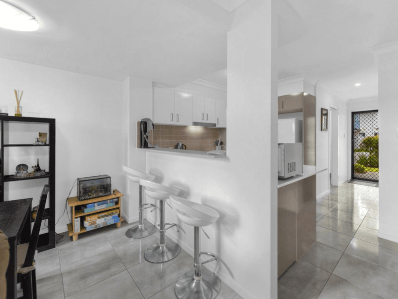 Gorgeous Townhouse in boutique complex 3