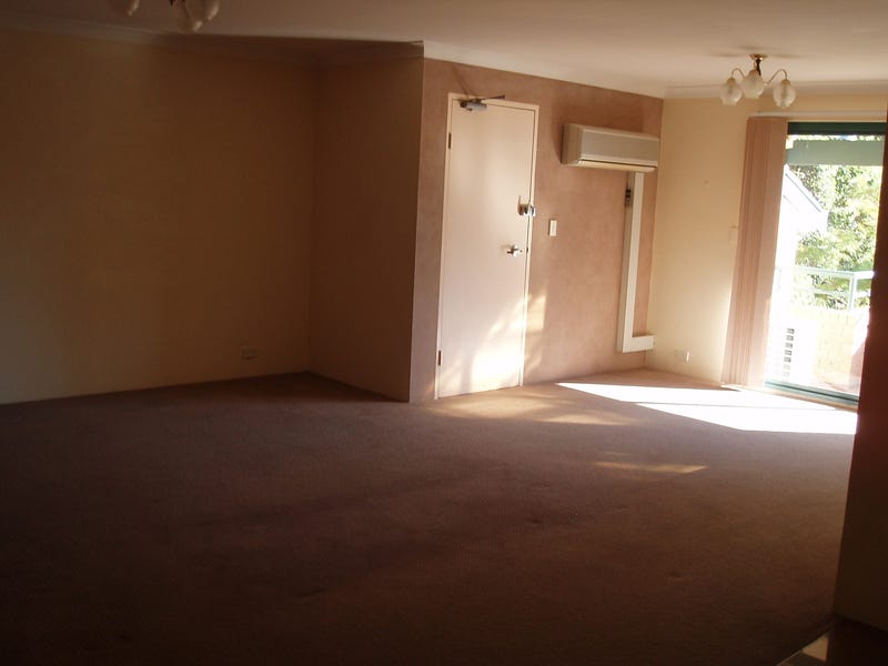 TOP FLOOR 45-49 DE WITT 4