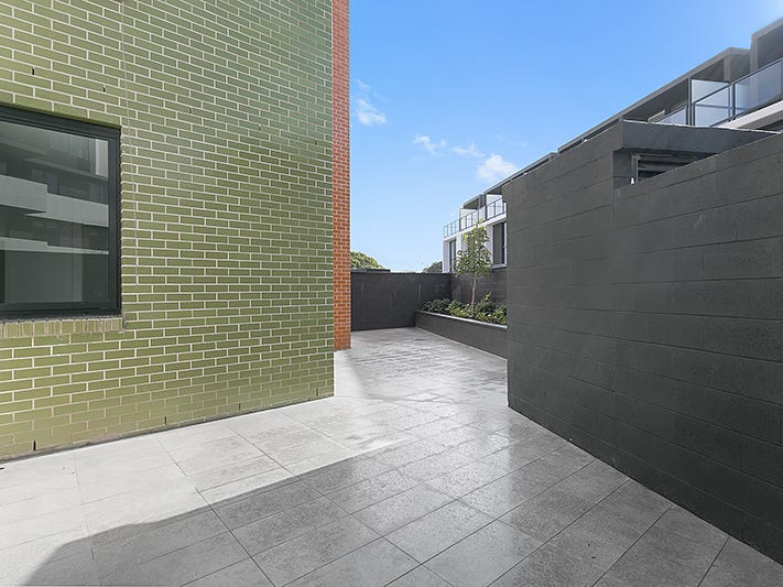 Brand New Courtyard Apartment