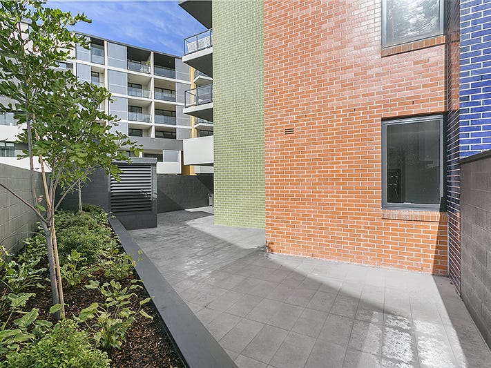 Brand New Courtyard Apartment 8
