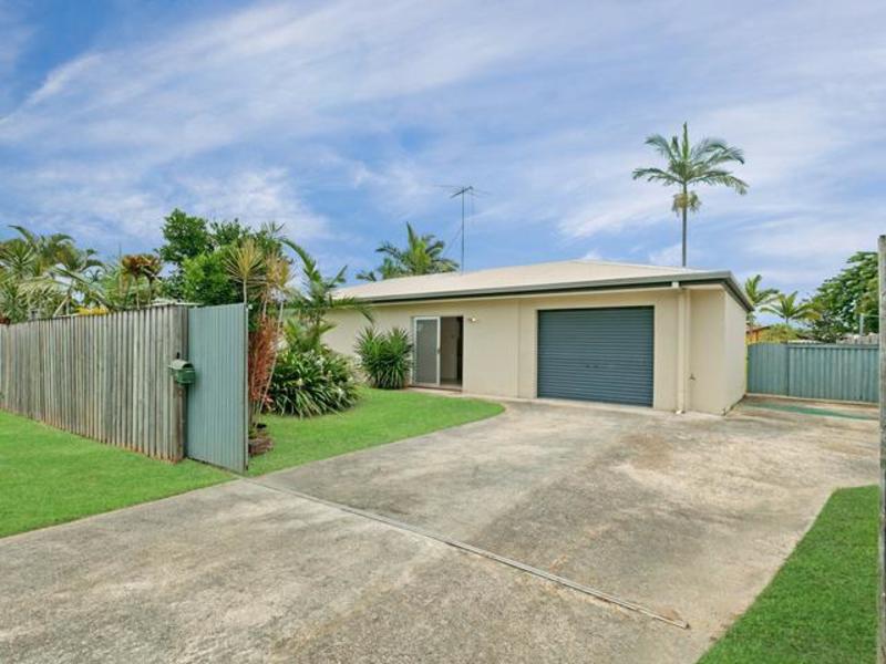 Neat 3 Bd Home and Pool in Quiet Close