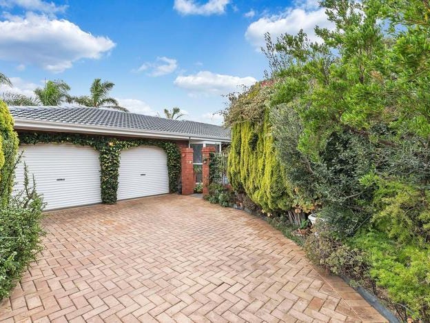 Lovely 3 bedroom home with country feel.