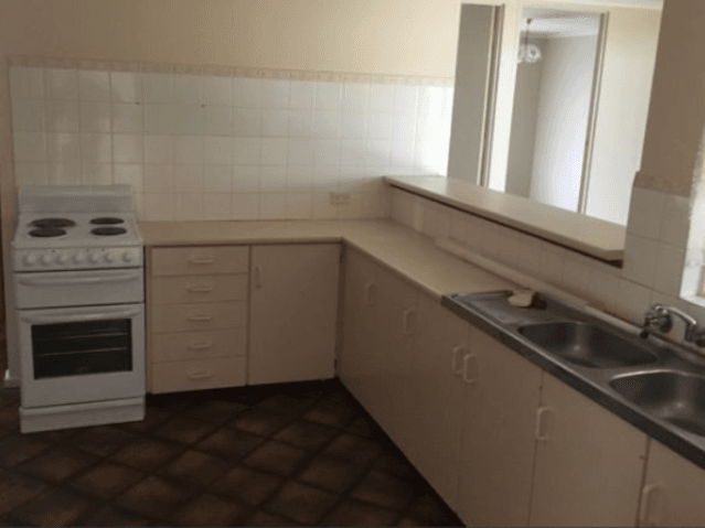3 BR 2 Bathroom House 6