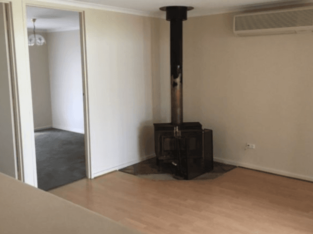 3 BR 2 Bathroom House 7
