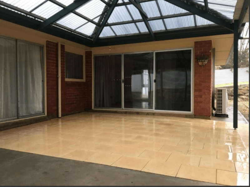 3 BR 2 Bathroom House 8