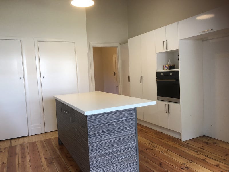 NEWLY RENOVATED HOME IN SOUGHT 9