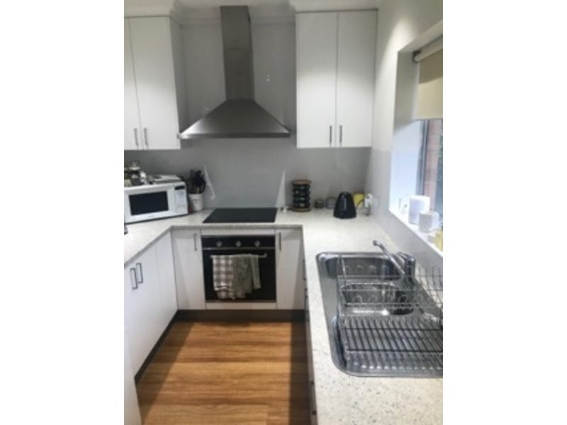 Well Presented Unit in Desirable 4