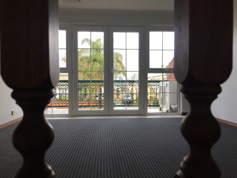 TOWNHOUSE TO RENT. HYDE PARK 2
