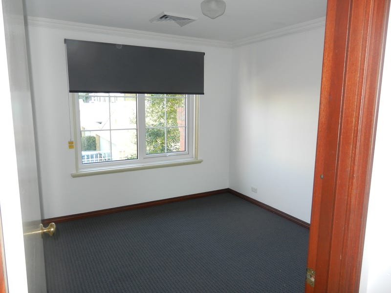 TOWNHOUSE TO RENT. HYDE PARK 6
