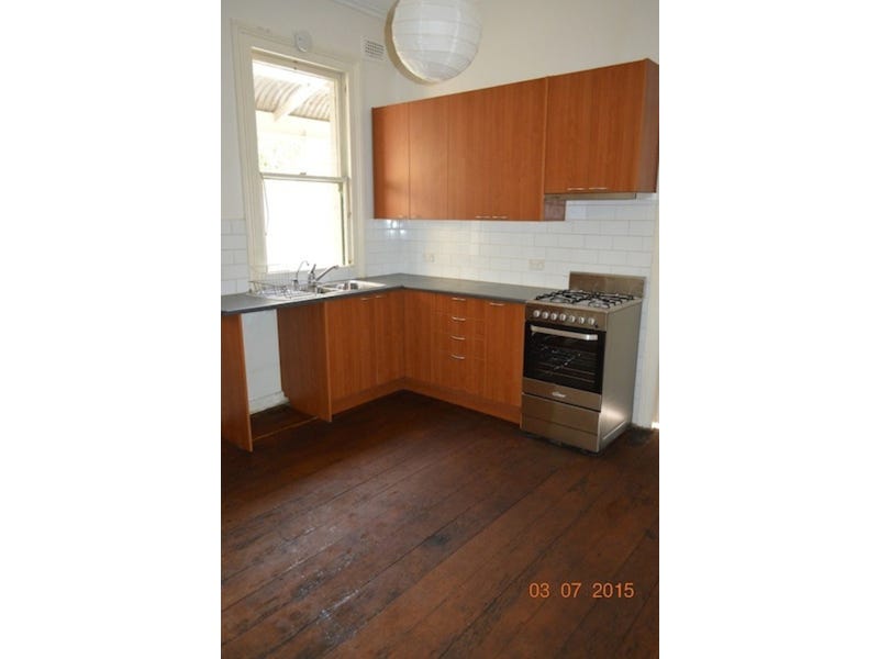 Large & Unique Victorian Apartment 5