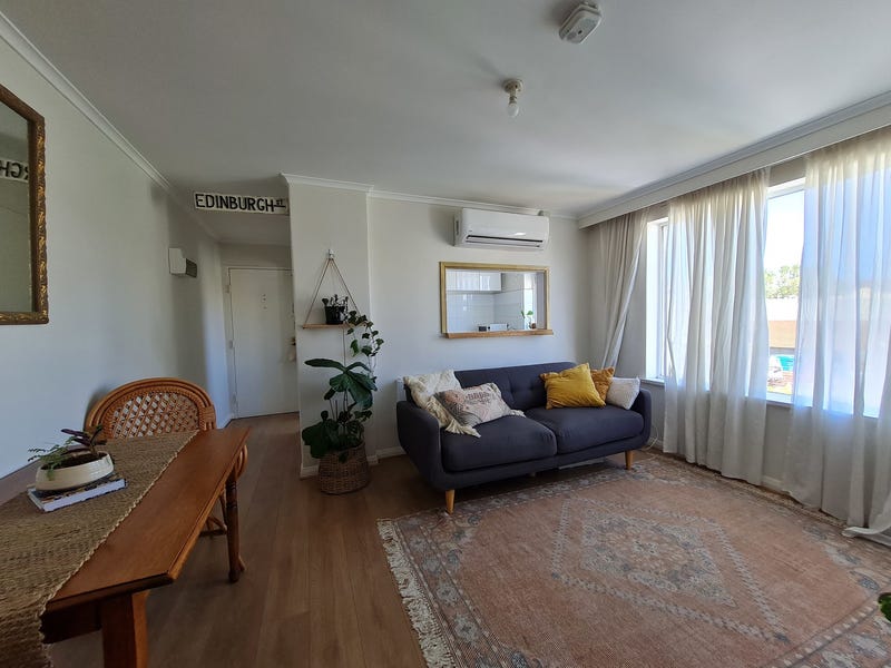 Top floor apartment 3