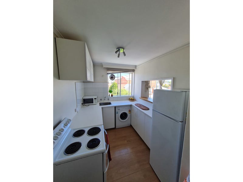 Top floor apartment 4