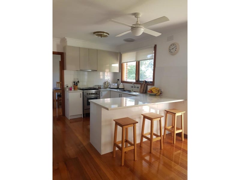 Spacious 4 bedroom/3 bedroom and 6