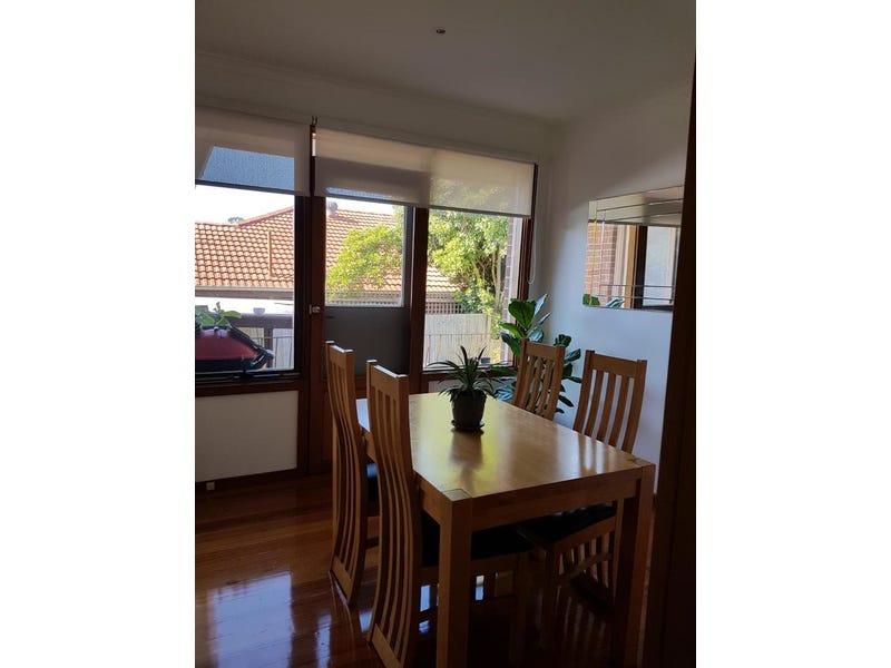 Spacious 4 bedroom/3 bedroom and 10